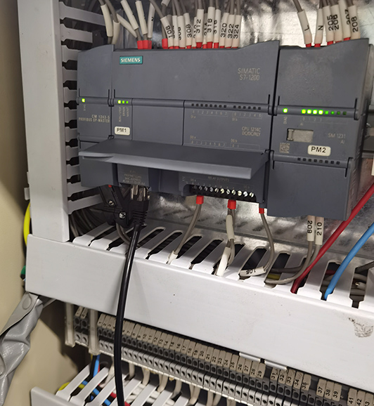 ����������PLCά��